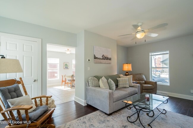 Building Photo - 9 Bolster Ln NE