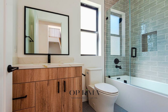 Building Photo - 10847 Morrison St