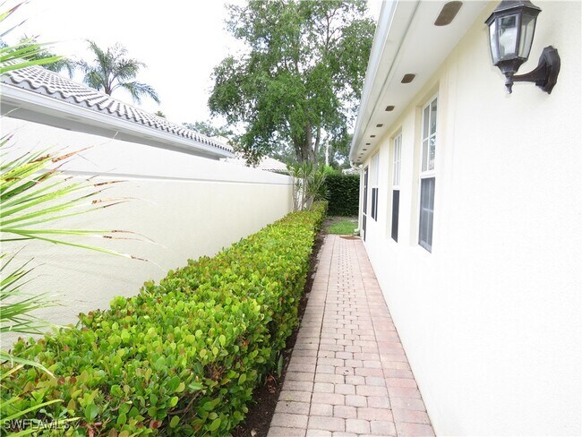 Building Photo - 5633 Eleuthera Way