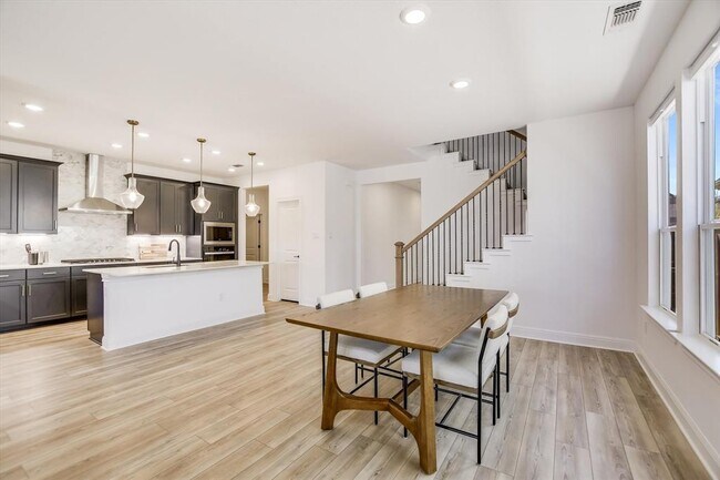 Building Photo - 217 Turnbuckle Bnd