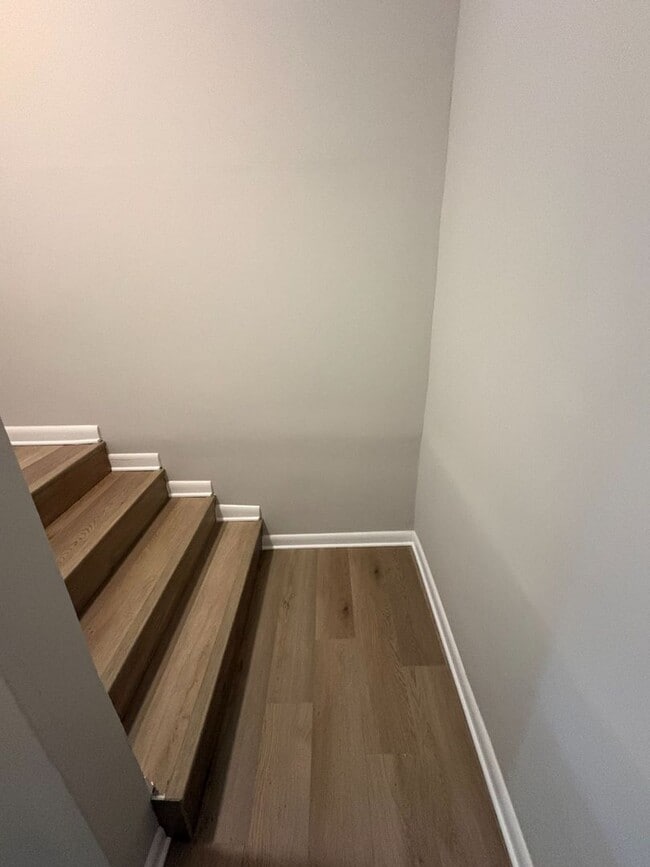 Building Photo - Freshly Updated!! 2 Bed Apartment - Quantico