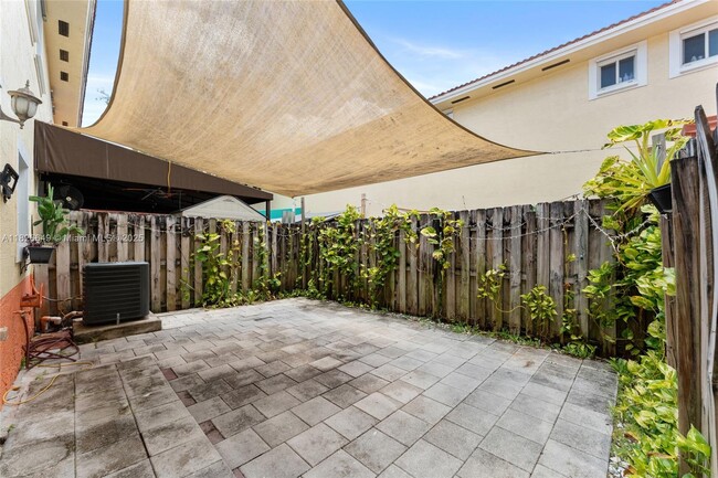 Building Photo - 18032 NW 74th Ct