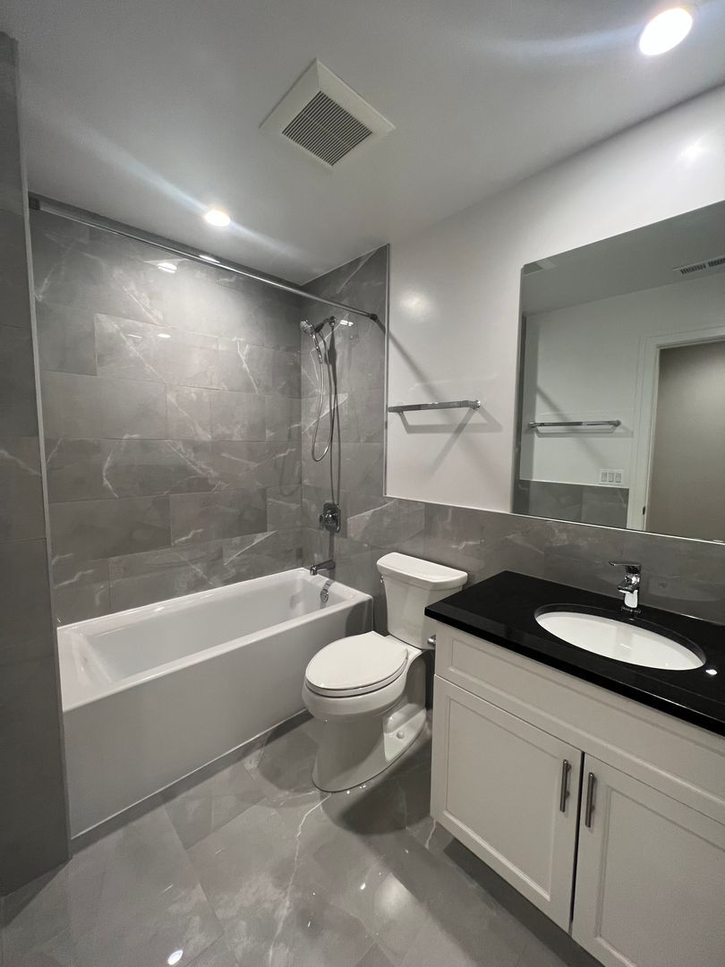 Building Photo - 4636 N Malden St