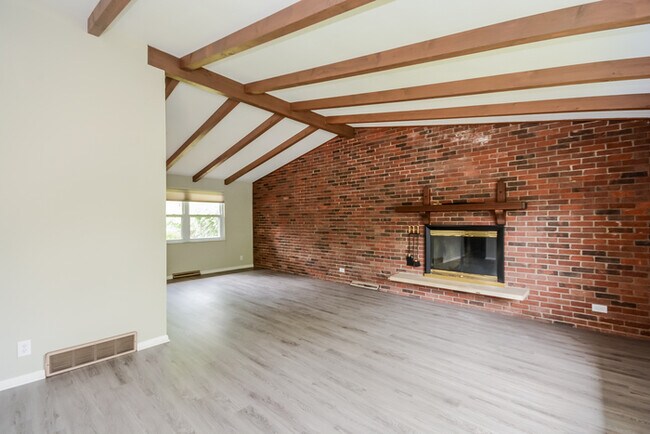 Building Photo - Charming 3 Bedroom in Cincinnati!