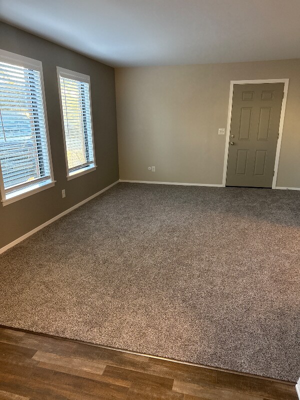 Building Photo - 616 S Mt Carmel St