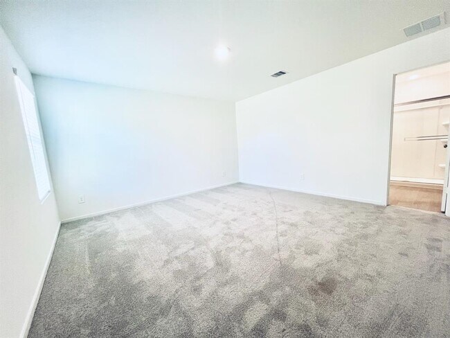 Building Photo - 3039 Mallorca Dr