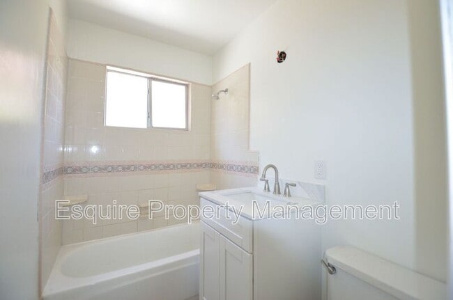 Building Photo - 285 Grandview Cir