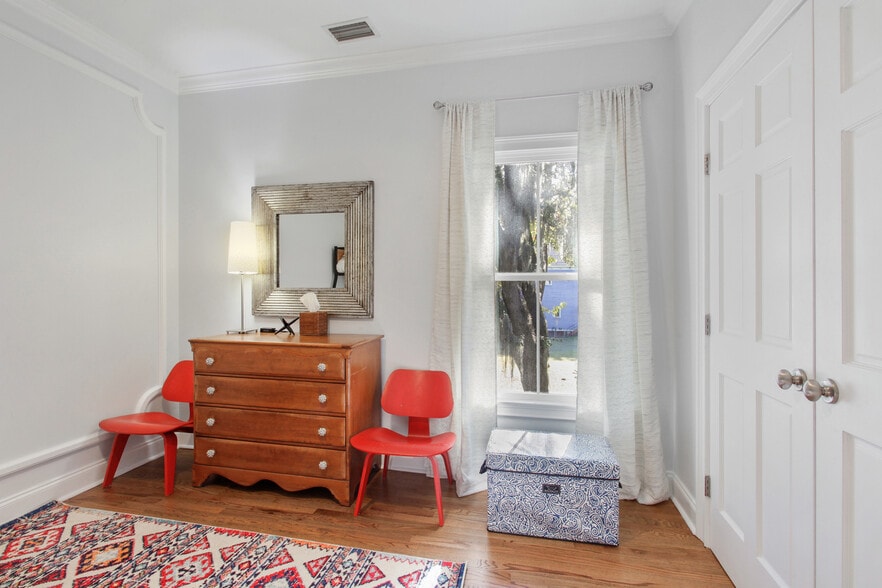 Building Photo - 102 W 36th St