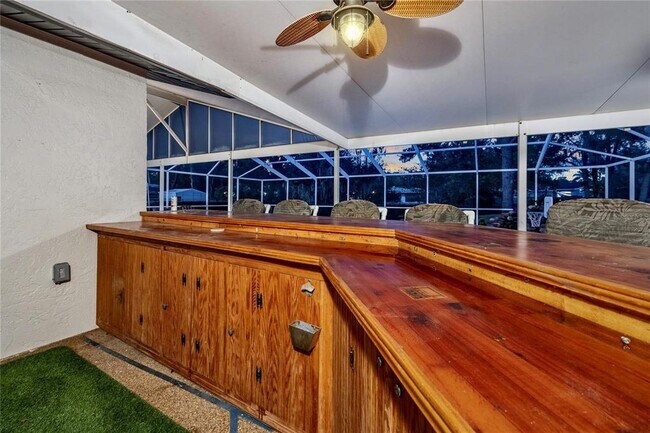 Building Photo - 22481 Southshore Dr