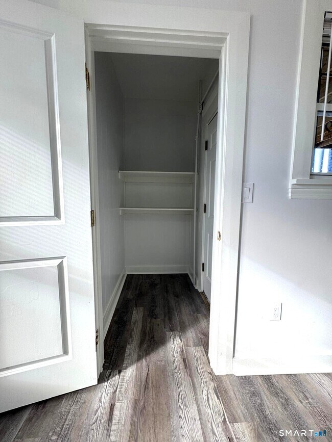 Building Photo - 1220 State St