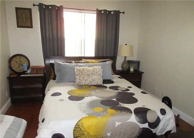 Building Photo - 9748 NW 1st Manor