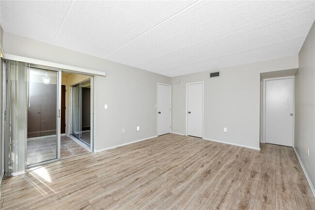 Building Photo - 209 Cypress Ct