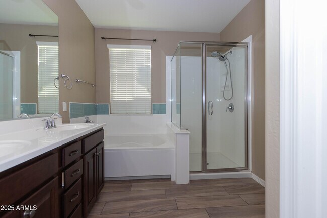 Building Photo - 3951 E Turley St