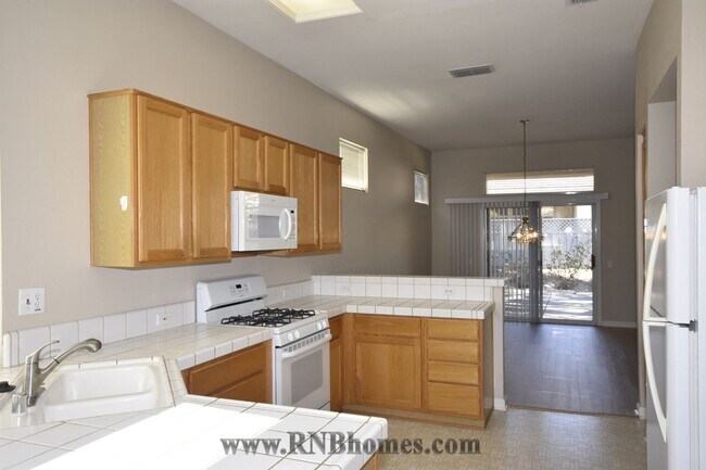 Building Photo - 408 Angelrock Ct