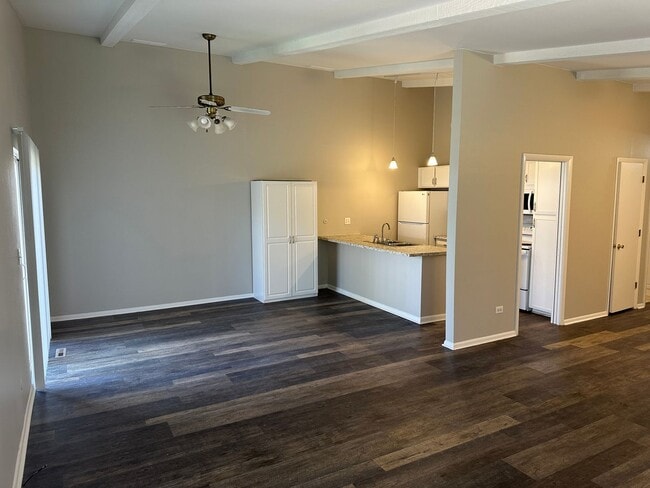 Building Photo - Spacious 3 Bedroom 2 Bath Lakewood Home