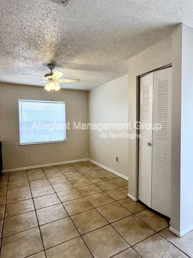 Building Photo - 705 Michigan Ct