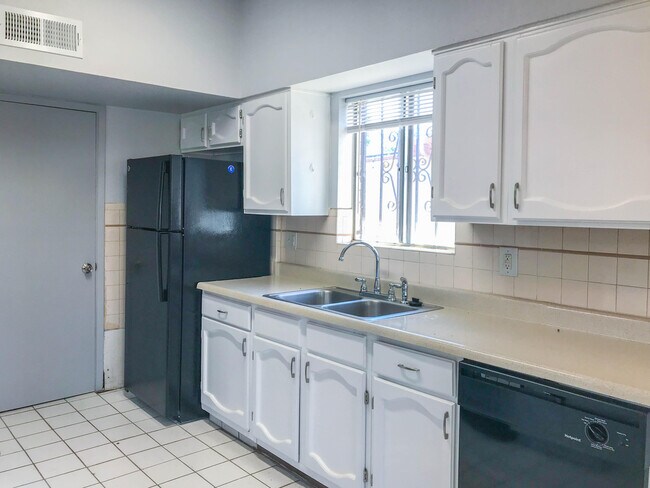 Building Photo - 5221 Edmonton Ave