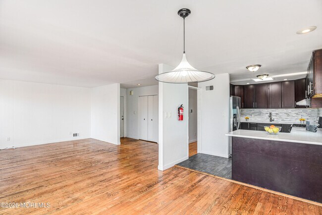 Building Photo - 167-169-169 N Main St