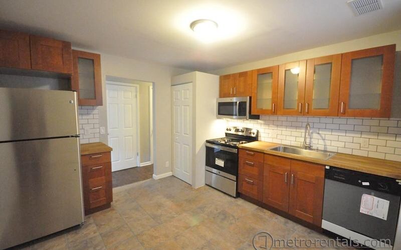 Building Photo - 452 W 3rd Ave