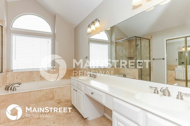 Building Photo - 719 E Grubb Dr