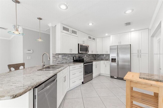 Building Photo - 3059 Hickory Dr