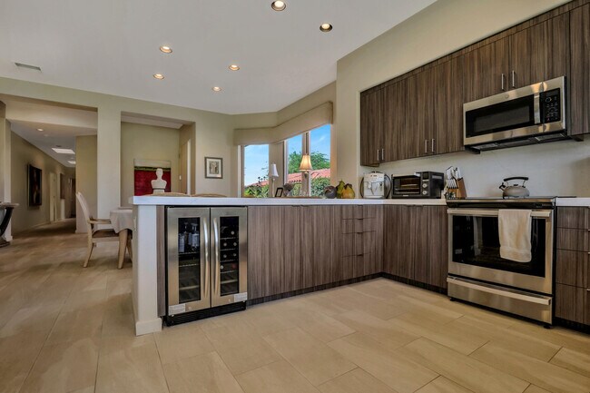 Building Photo - 125 Rainbird Cir