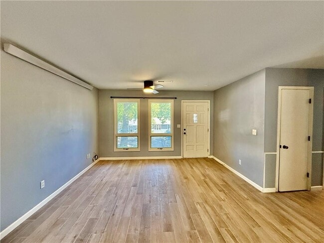 Building Photo - 11 Mellor Ln