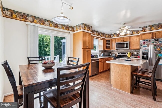 Building Photo - 10902 Valley Brook Dr