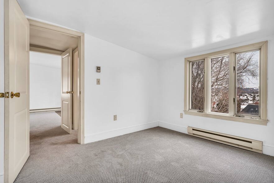 Building Photo - 12 Lee Ave