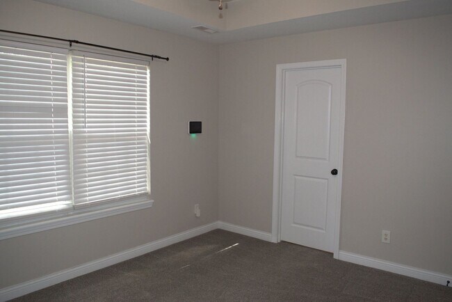 Building Photo - 607 Winterway Dr.