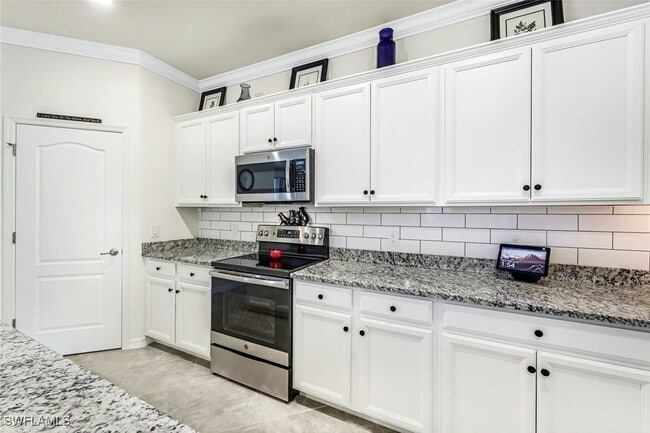 Building Photo - 1613 Vizcaya Ln