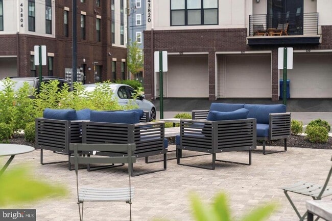 Building Photo - 43785 Transit Sq