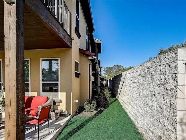 Building Photo - 12300 Terraza Cir