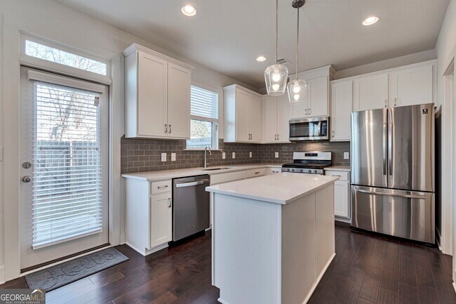 Building Photo - 108 Cannondale Dr