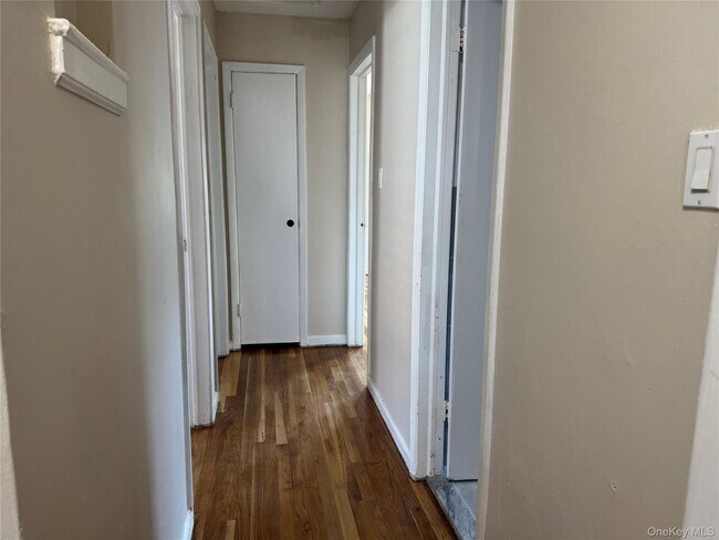 Building Photo - 375 Cochran Pl