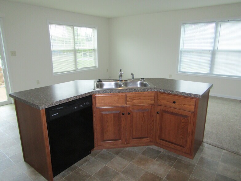 Building Photo - 318 Mount Olive Ln