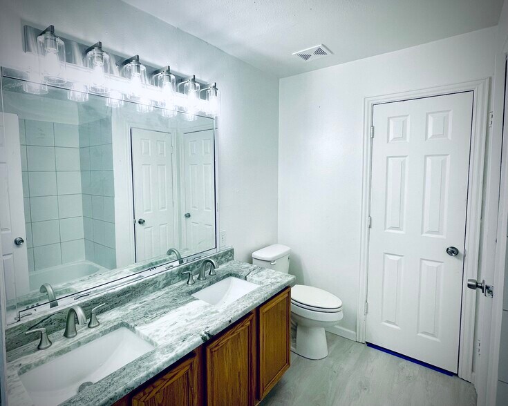 Building Photo - 2719 Exline St