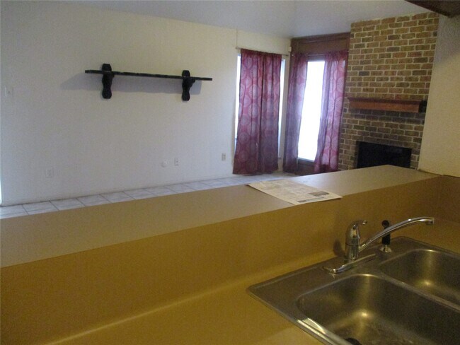 Building Photo - 10806 Lynbrook Dr