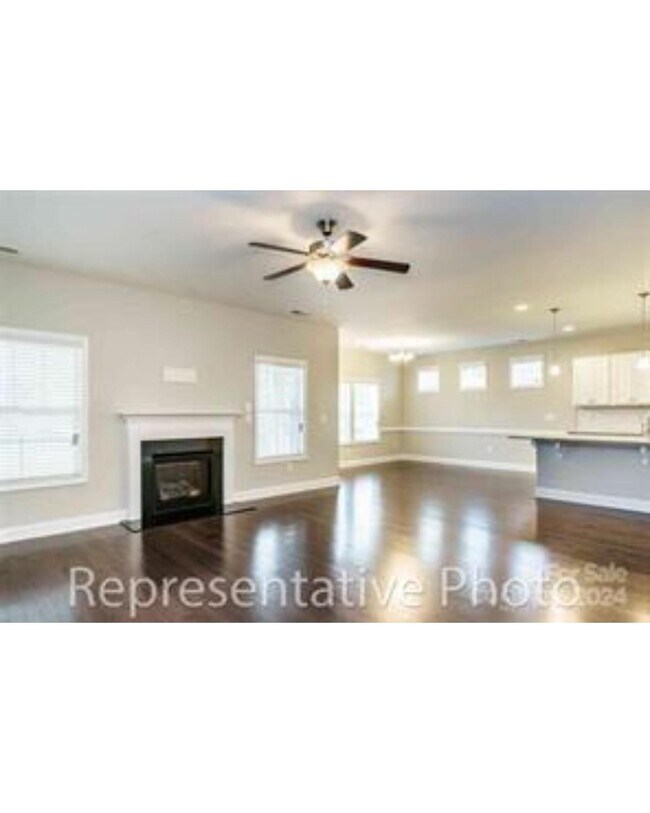 Building Photo - 7681 Tanglewood Wy