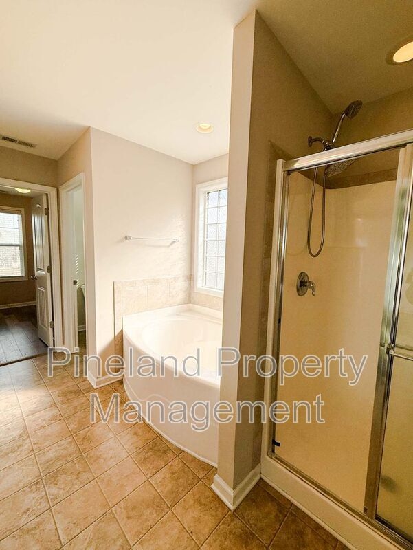 Building Photo - 164 Ladden Ln