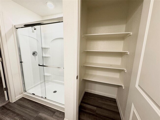 Building Photo - 102 Gemsbok Rd