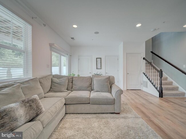 Building Photo - 2805 Medstead Ln