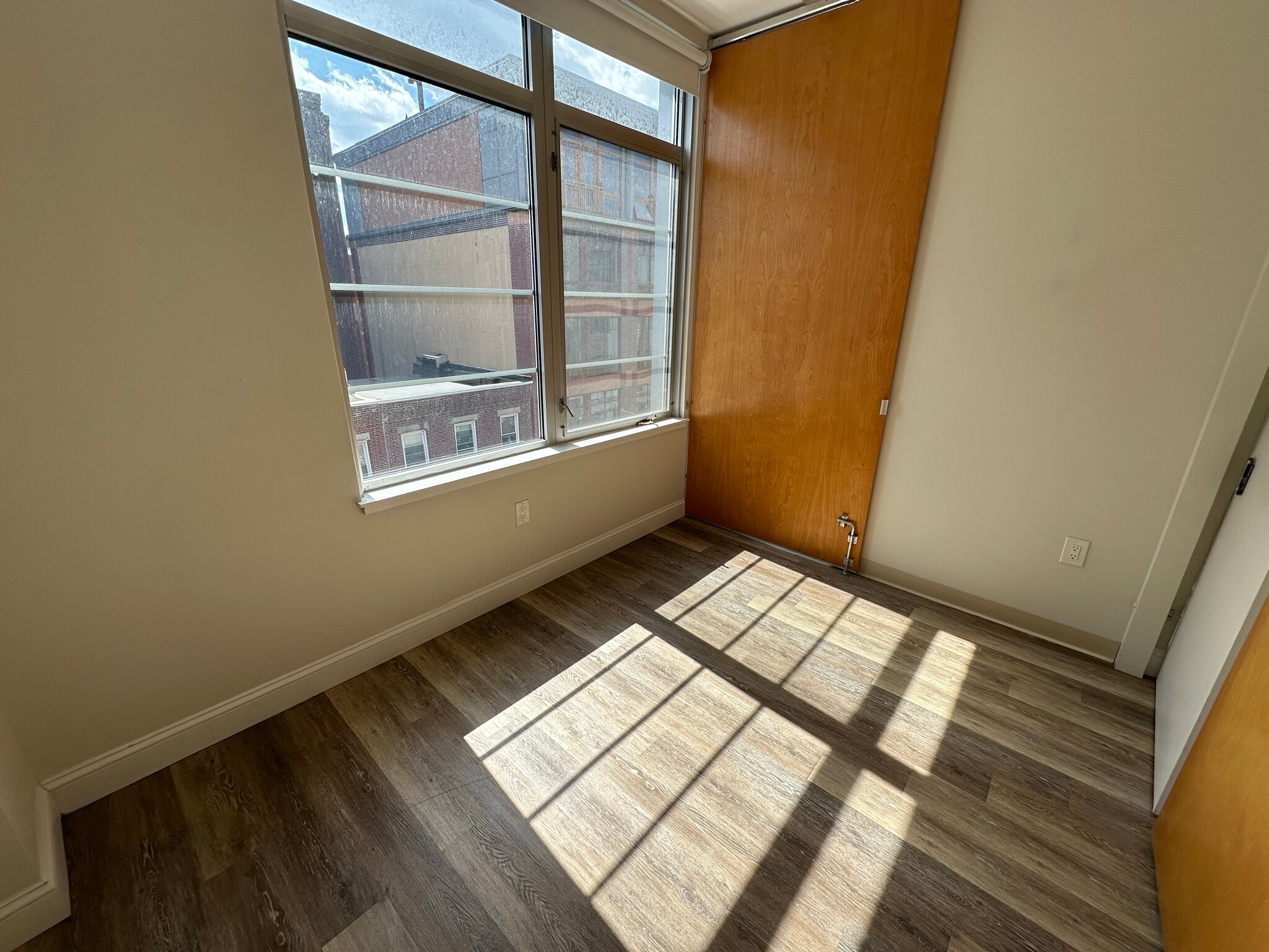 Building Photo - 145 E Berkeley St