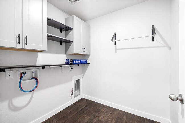 Building Photo - 645 Jane Long Dr