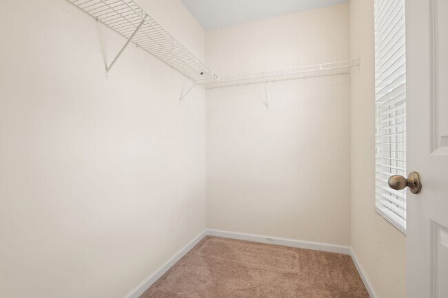 Building Photo - Gorgeous Single Family home in East Durham: Available Now