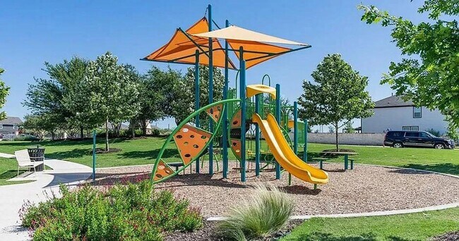 Building Photo - Beautiful 3 Bedroom Home in Winding Brook with Community Pool & Playground!  Conveniently located...