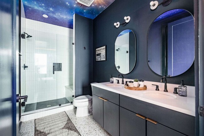 Building Photo - 245 Hermitage Ave