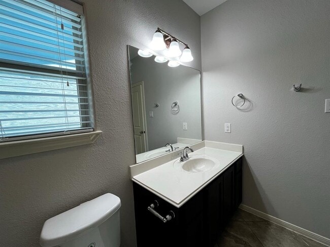 Building Photo - 7913 Dyer St