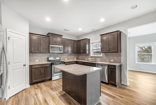 Building Photo - 4622 Meshack Ave