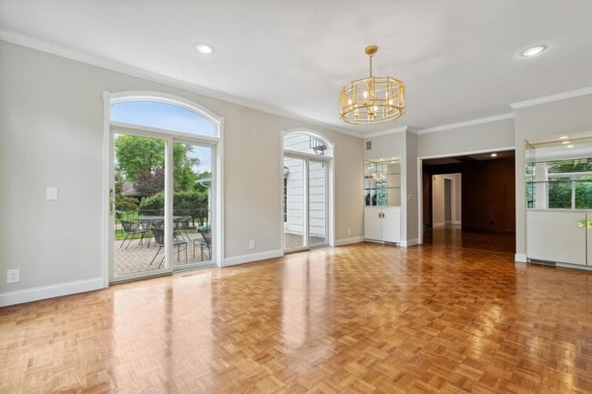 Building Photo - 5721 Londonderry Rd